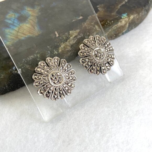 VTG Sterling Silver 925 Marcasite Floral Flower Screw Back Earrings - Picture 2 of 16